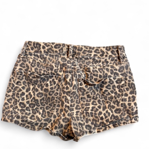 American Eagle Outfitters Leopard Print Jean Shorts - Brown/Tan - Picture 2 of 2